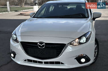 Седан Mazda 3 2015 в 