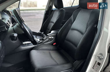 Седан Mazda 3 2015 в 