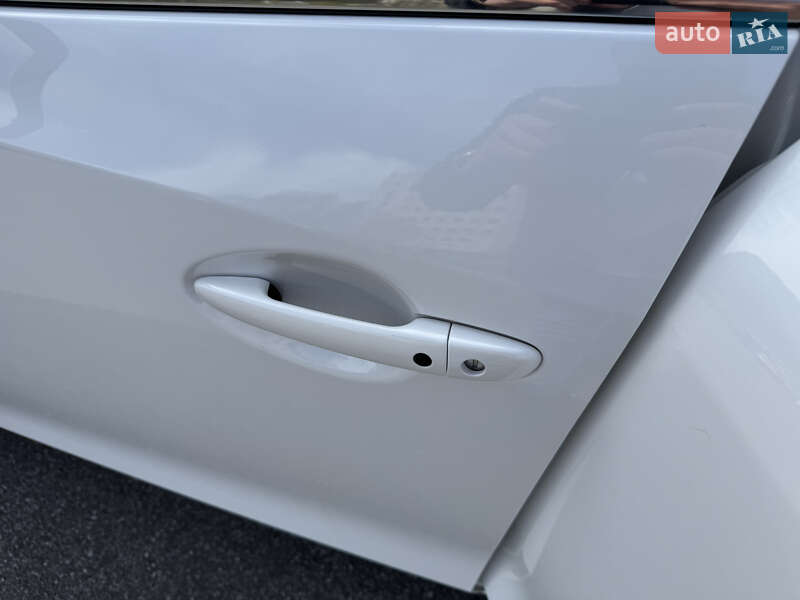 Седан Mazda 3 2018 в Днепре