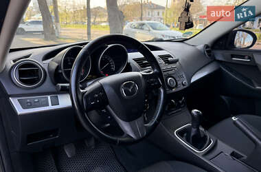 Хэтчбек Mazda 3 2012 в 
