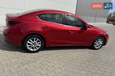Седан Mazda 3 2016 в 