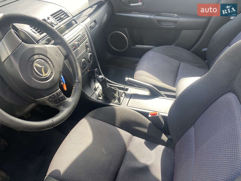 Хэтчбек Mazda 3 2006 в Вижнице