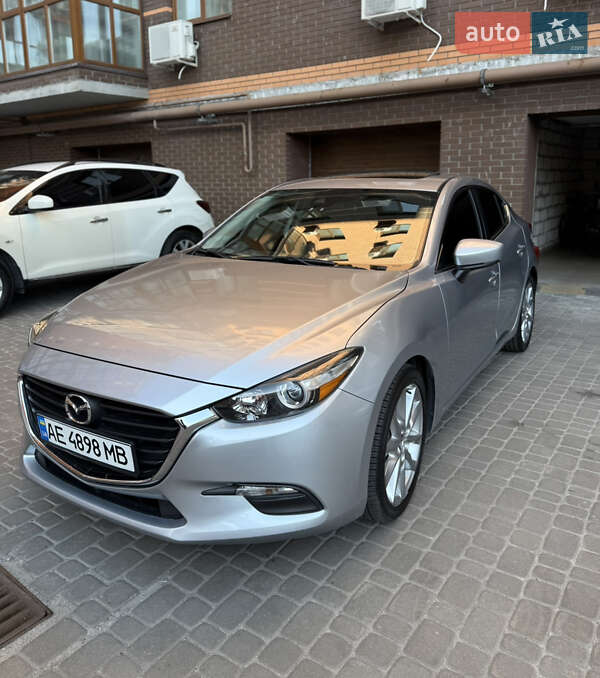 Седан Mazda 3 2016 в Дніпрі