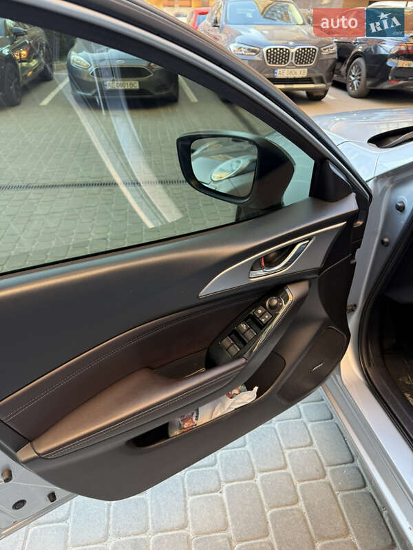Седан Mazda 3 2016 в Дніпрі