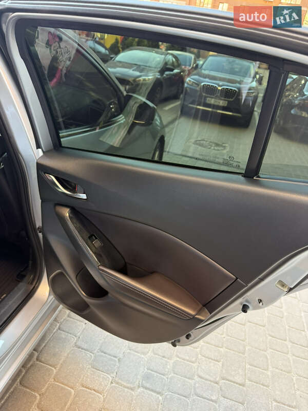 Седан Mazda 3 2016 в Дніпрі