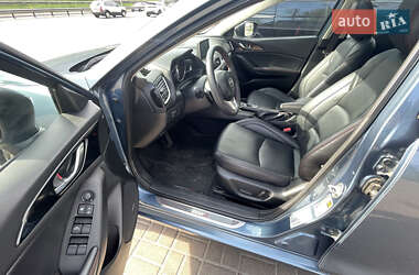 Хэтчбек Mazda 3 2016 в 
