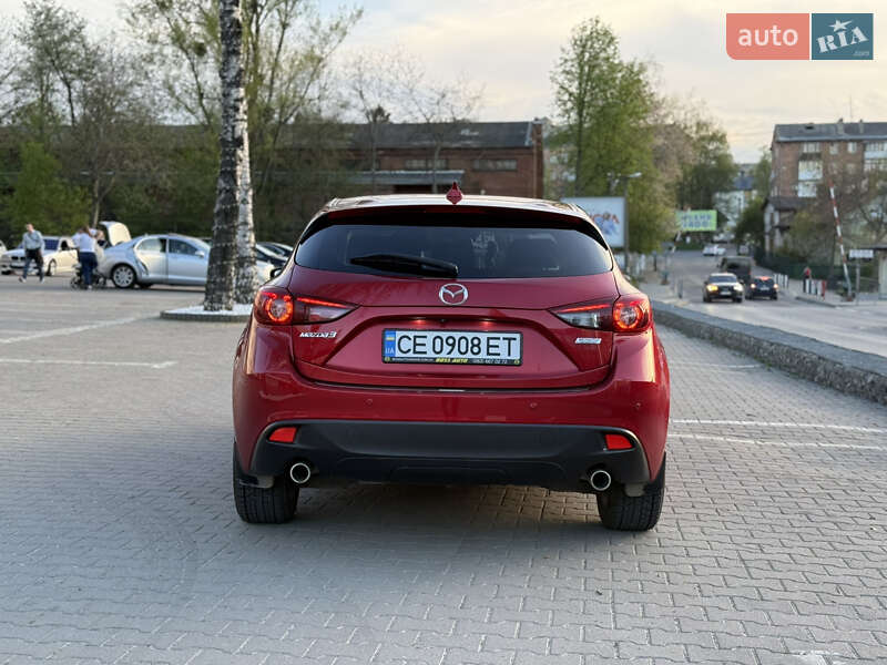 Хэтчбек Mazda 3 2015 в Черновцах