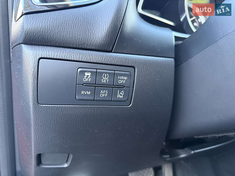 Хэтчбек Mazda 3 2015 в Черновцах