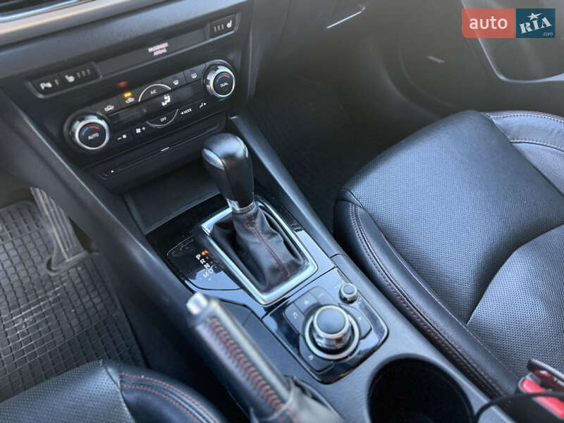 Хэтчбек Mazda 3 2015 в Черновцах