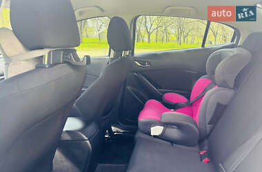Седан Mazda 3 2017 в 
