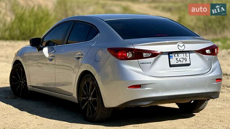 Седан Mazda 3 2017 в Тернополе