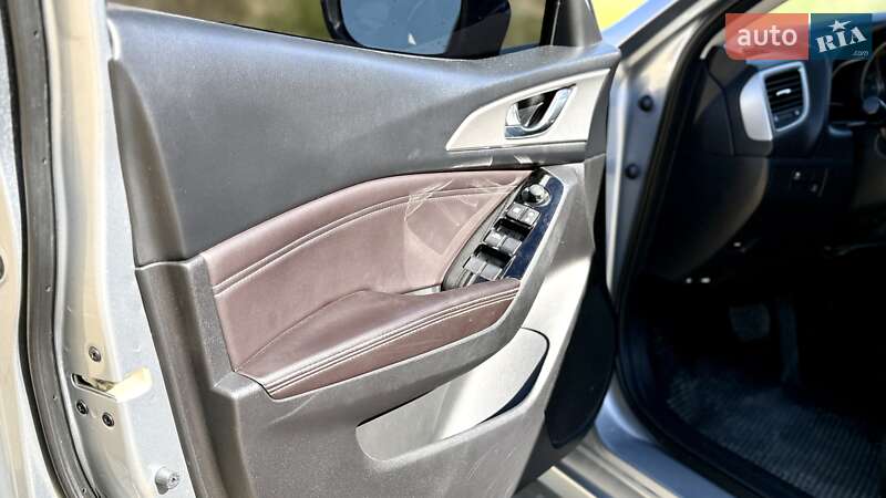 Седан Mazda 3 2017 в Тернополе