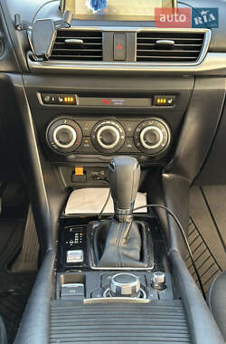 Седан Mazda 3 2017 в 