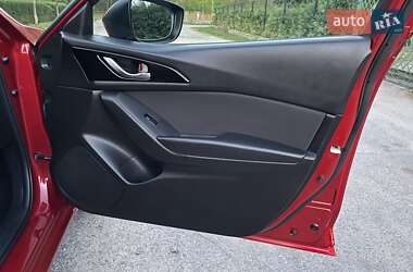 Седан Mazda 3 2014 в 