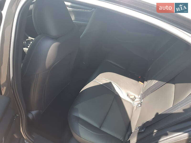 Седан Mazda 3 2019 в Киеве