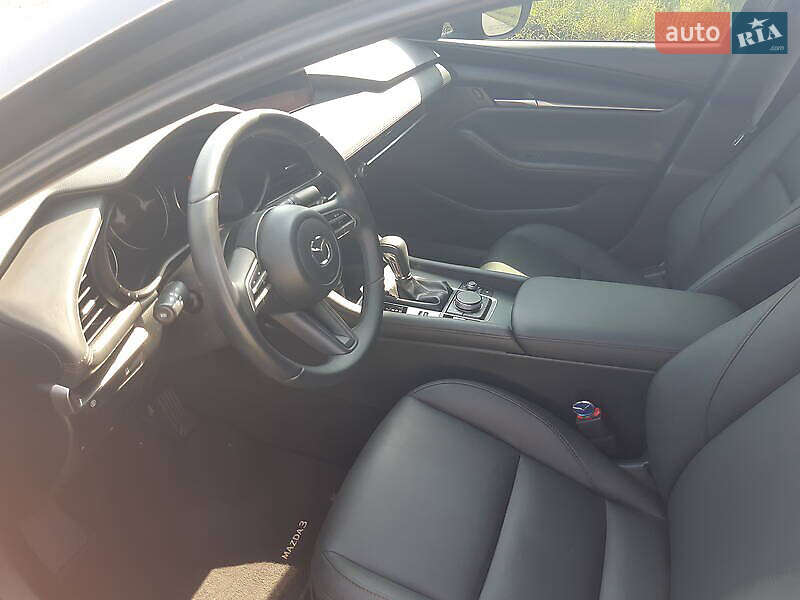 Седан Mazda 3 2019 в Киеве