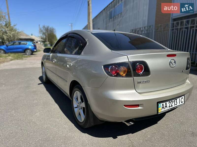 Седан Mazda 3 2006 в Прилуках