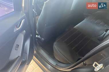 Седан Mazda 3 2013 в 