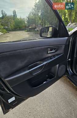 Седан Mazda 3 2004 в 