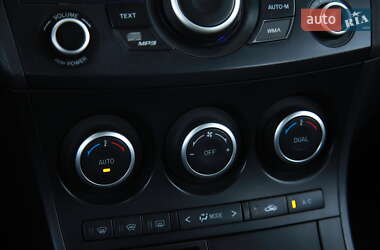 Седан Mazda 3 2012 в 