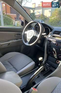 Хэтчбек Mazda 3 2006 в 