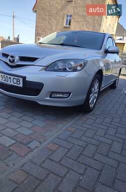Хэтчбек Mazda 3 2009 в Херсоне