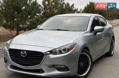 Седан Mazda 3 2017 в 