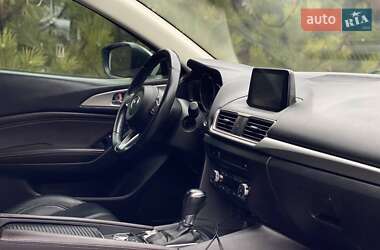 Седан Mazda 3 2017 в 