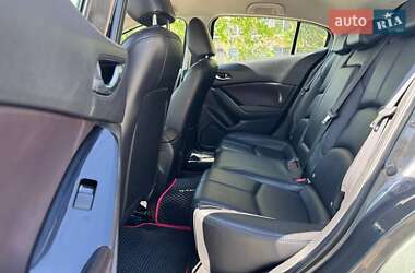 Седан Mazda 3 2017 в 