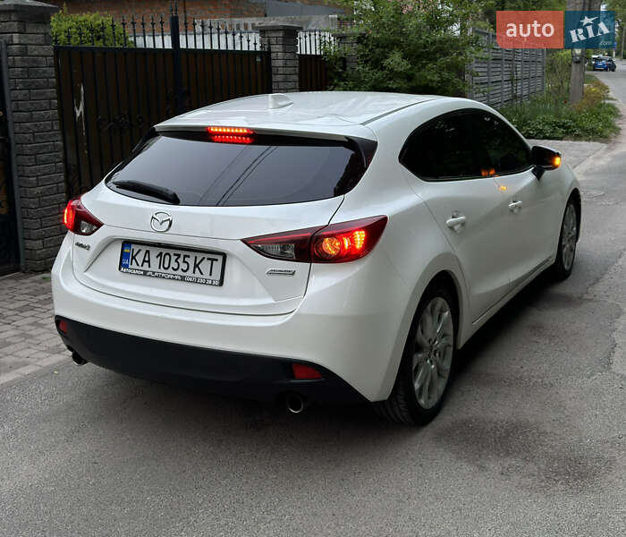 Хэтчбек Mazda 3 2015 в Киеве