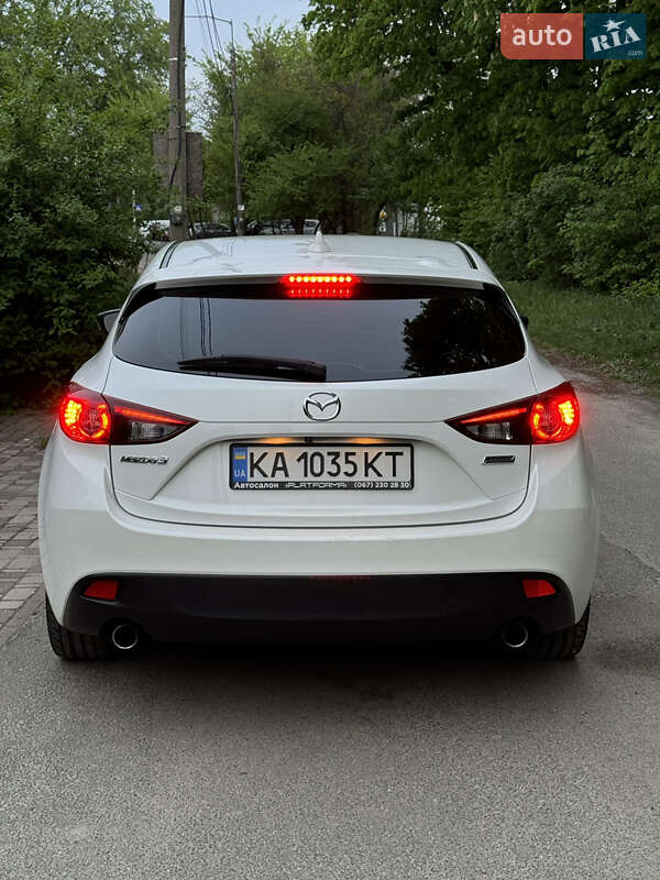 Хэтчбек Mazda 3 2015 в Киеве