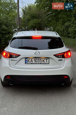 Хэтчбек Mazda 3 2015 в 