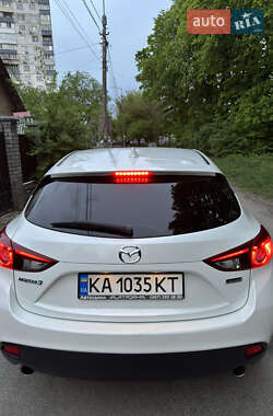 Хэтчбек Mazda 3 2015 в 