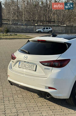 Хэтчбек Mazda 3 2017 в 