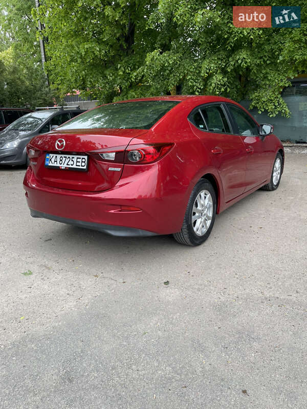 Седан Mazda 3 2015 в Львове