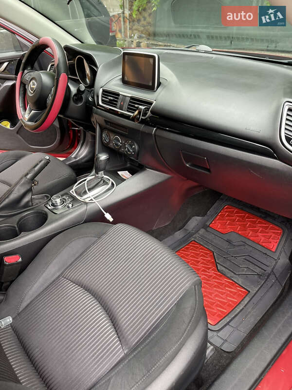 Седан Mazda 3 2015 в Львове