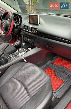 Седан Mazda 3 2015 в 