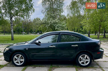 Седан Mazda 3 2004 в 