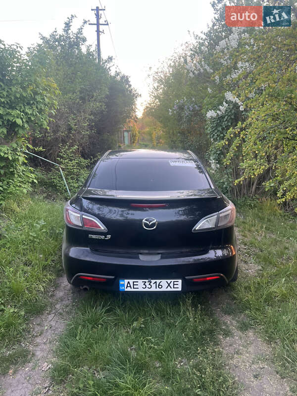 Седан Mazda 3 2010 в Дніпрі