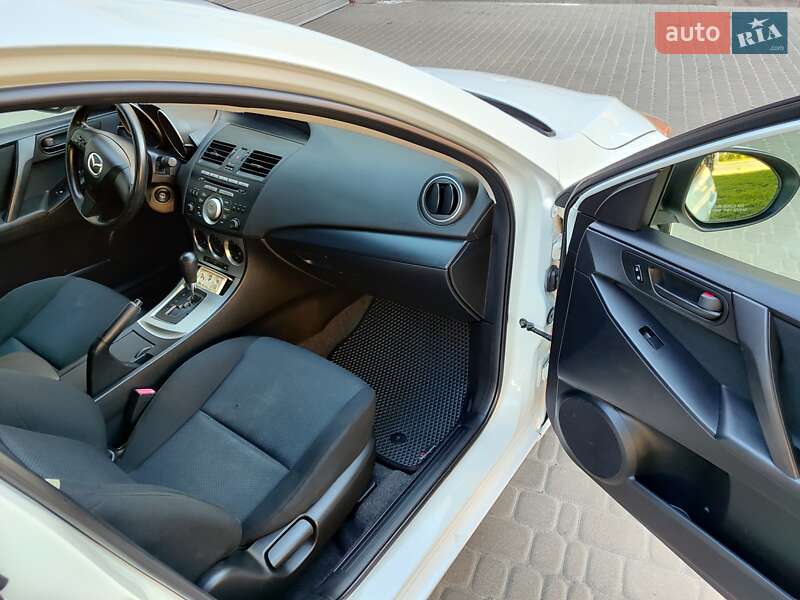 Седан Mazda 3 2011 в Киеве