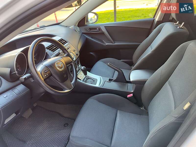Седан Mazda 3 2011 в Киеве