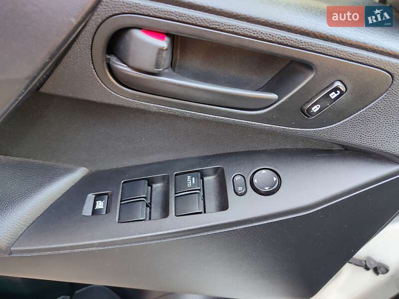 Седан Mazda 3 2011 в Киеве
