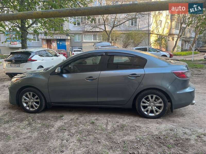 Седан Mazda 3 2011 в Кропивницком