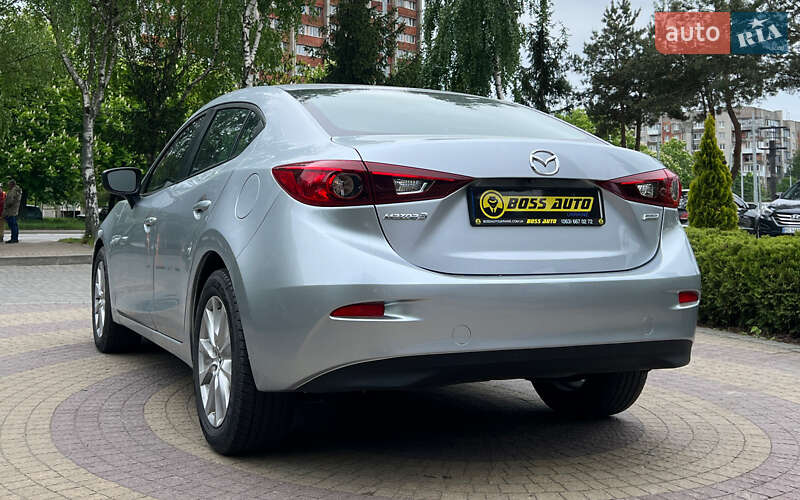 Седан Mazda 3 2016 в Львове