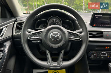 Седан Mazda 3 2016 в 