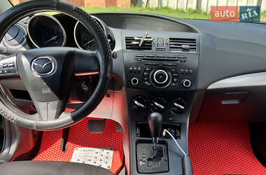 Седан Mazda 3 2013 в 