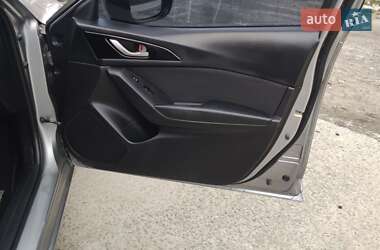 Седан Mazda 3 2015 в 