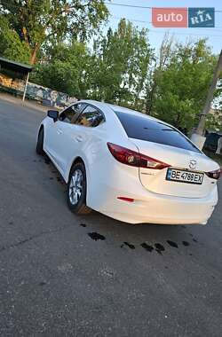 Седан Mazda 3 2015 в 