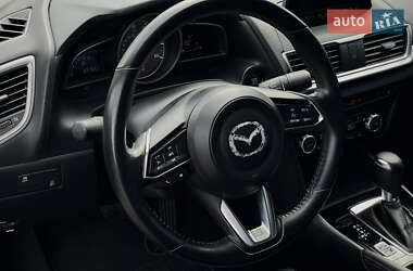 Седан Mazda 3 2017 в 