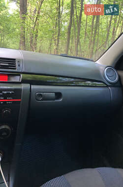 Хетчбек Mazda 3 2003 в 
